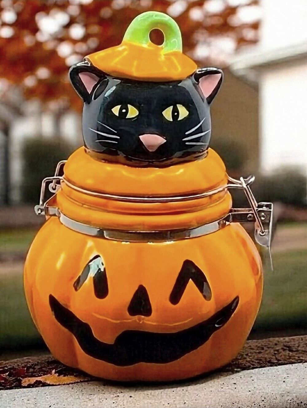 NWT. Full Moon Ceramic Black Cat Jack O' Latern Halloween Hinged Ceramic Jar